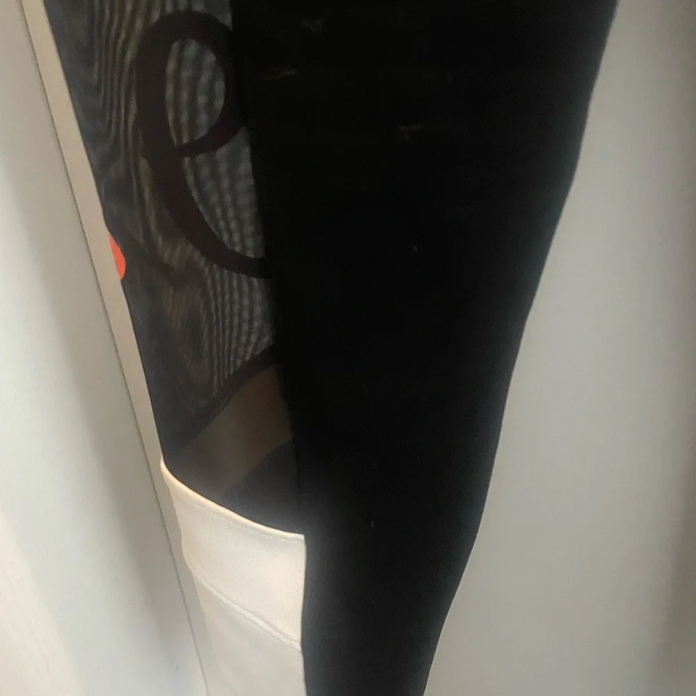 Baltimore Orioles PINK Victorias Secre Black Athletic Leggings with Orange Logos - Picture 4 of 6